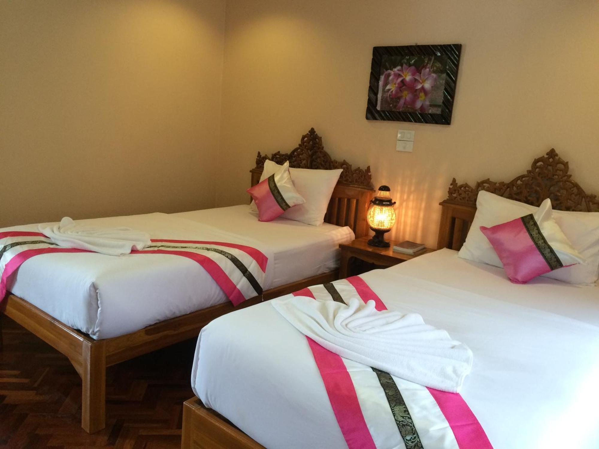 Chok-Wasana Guest House Mae Sariang Camera foto