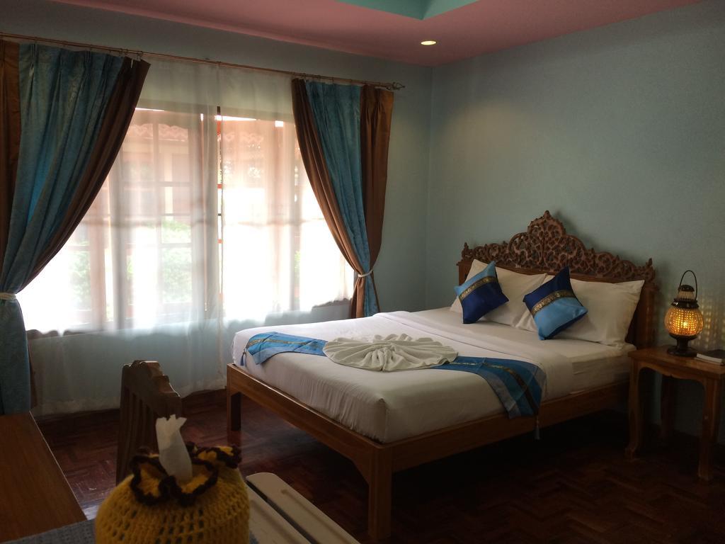 Chok-Wasana Guest House Mae Sariang Esterno foto