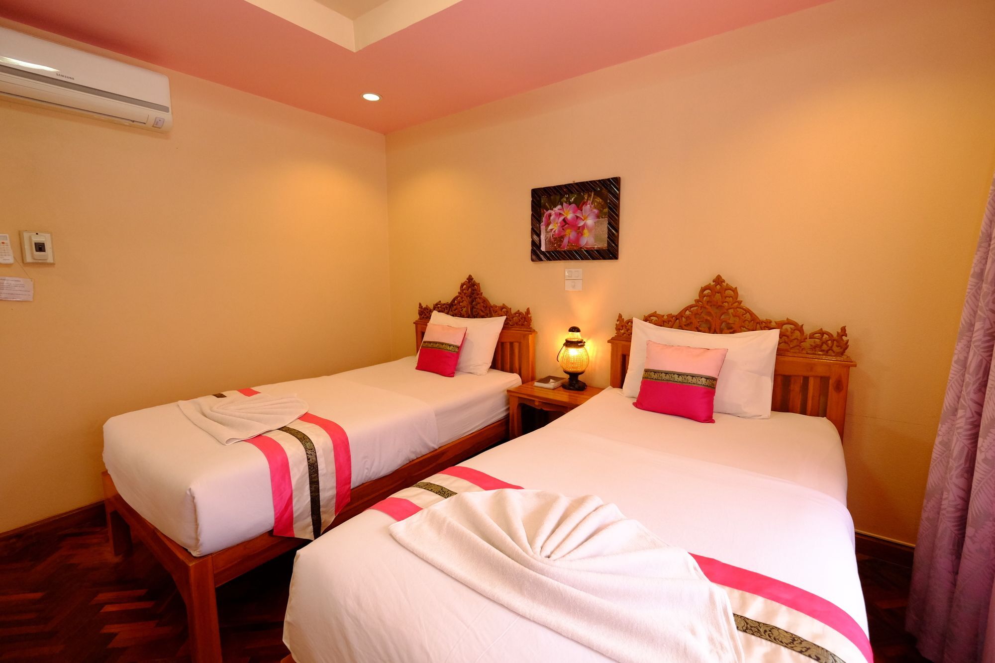 Chok-Wasana Guest House Mae Sariang Esterno foto
